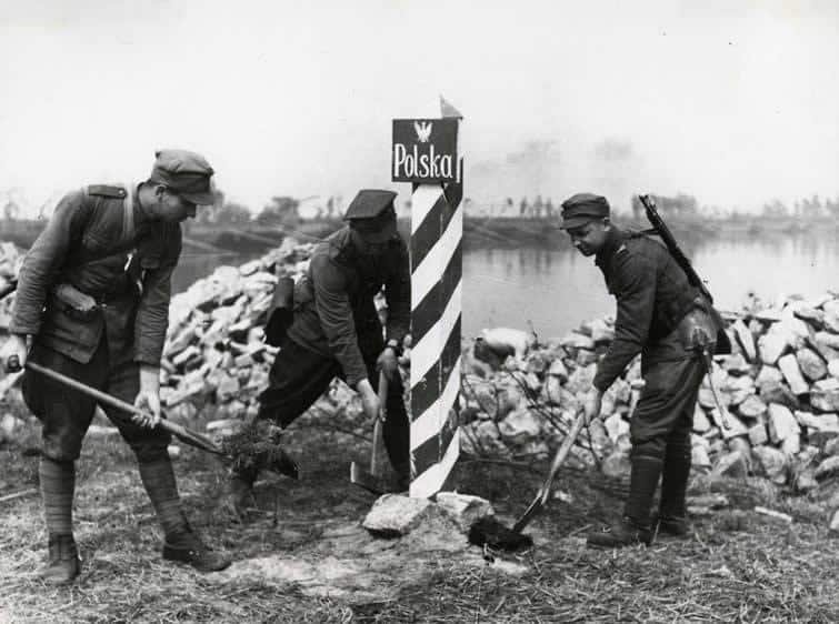Marking the new Polish border in 1945