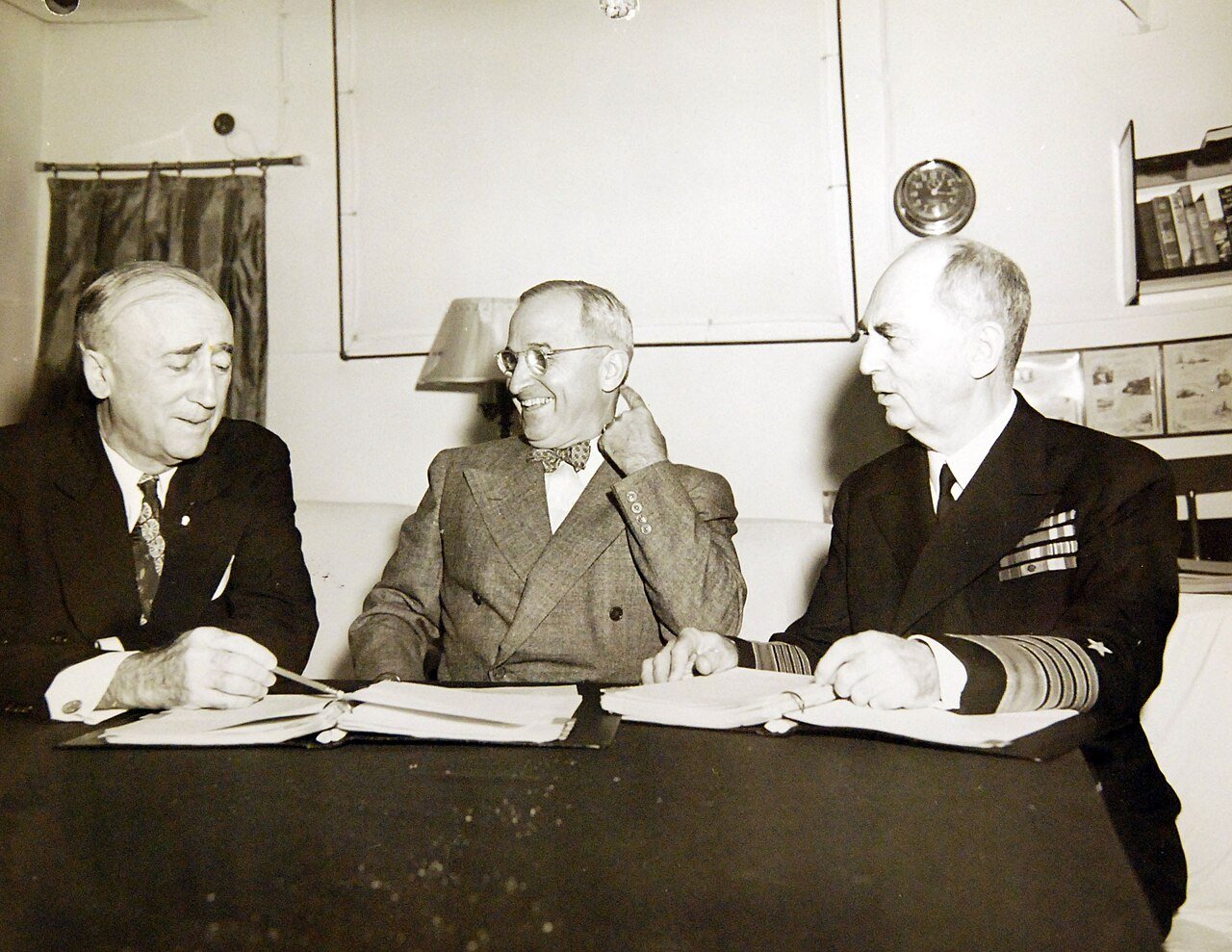 PR-CN-1972-185-Box-2-3: Potsdam Conference July-August 1945. Secretary of State James F. Byrnes; President Harry S. Truman and Fleet Admiral William D. Leahy, USN. Photographed in Byrnes’ cabin on board USS Augusta (CA-31). Fleet Admiral William D. Leahy, USN, Collection. Courtesy of the Library of Congress. (2017/06/16).